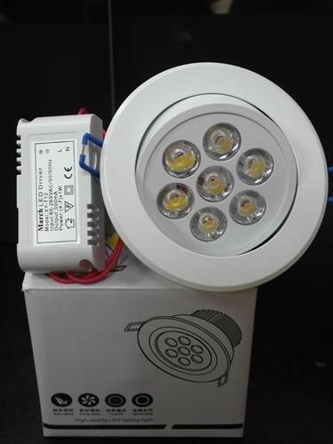 LED AR111 10W gOrO (rJ9.5cm